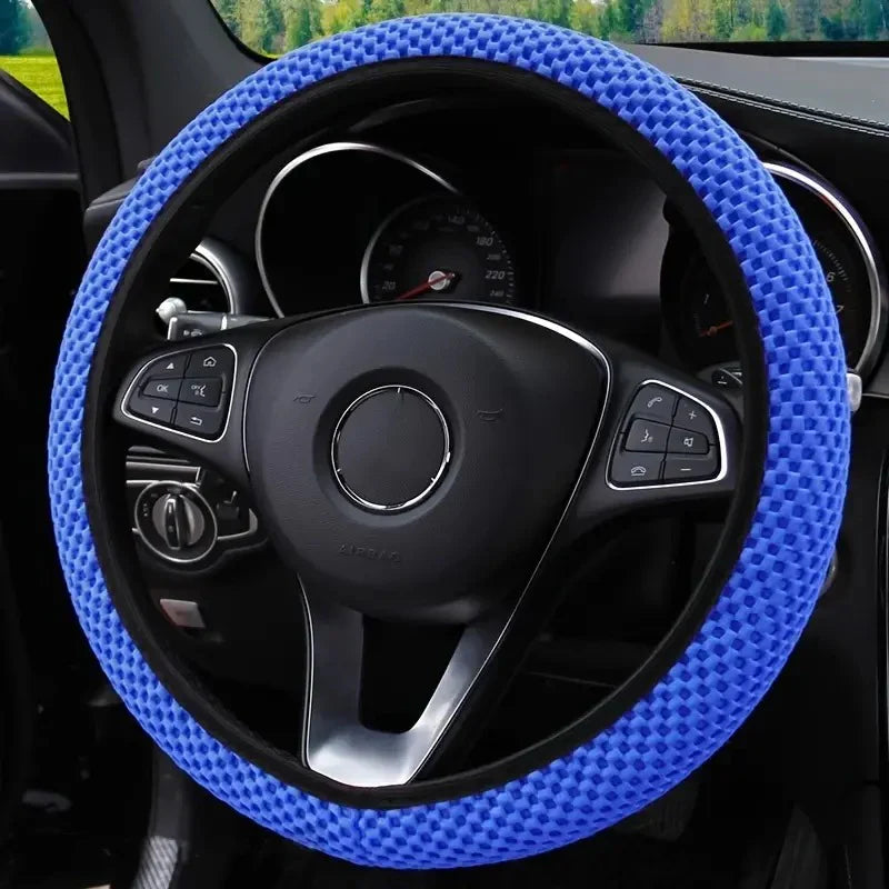 Proteção Premium para Interiores e Capas de Volante: Cuidados Essenciais para Condutores Portugueses 50+