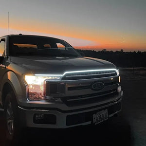 Iluminação LED Personalizada para Carros: Segurança e Estilo para Condutores 50+ em Portugal