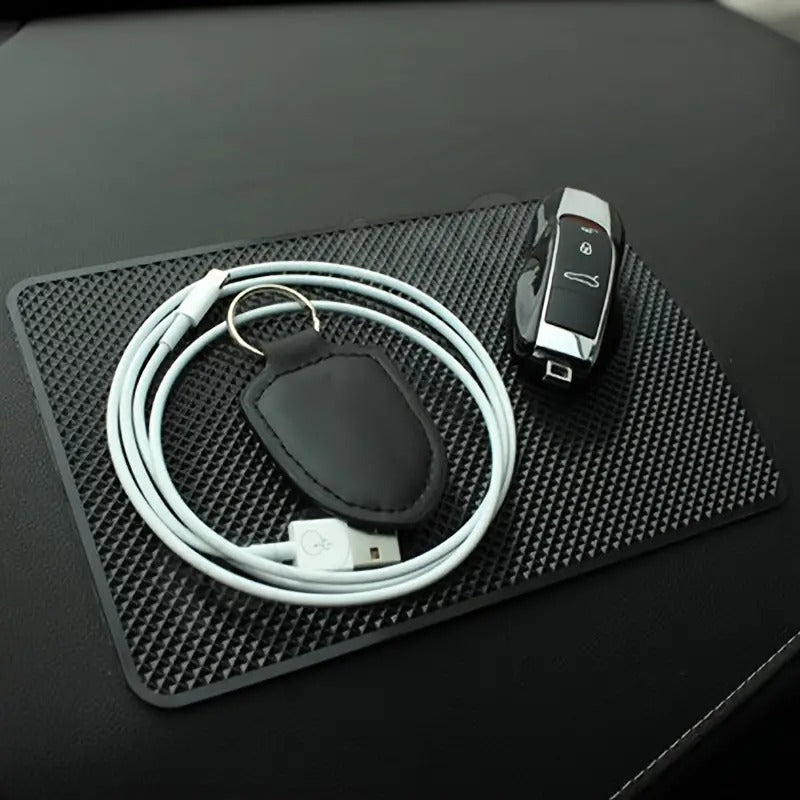 Tapete antiderrapante para tablier do carro automóvel com chaves e cabo USB, mantendo objetos no lugar