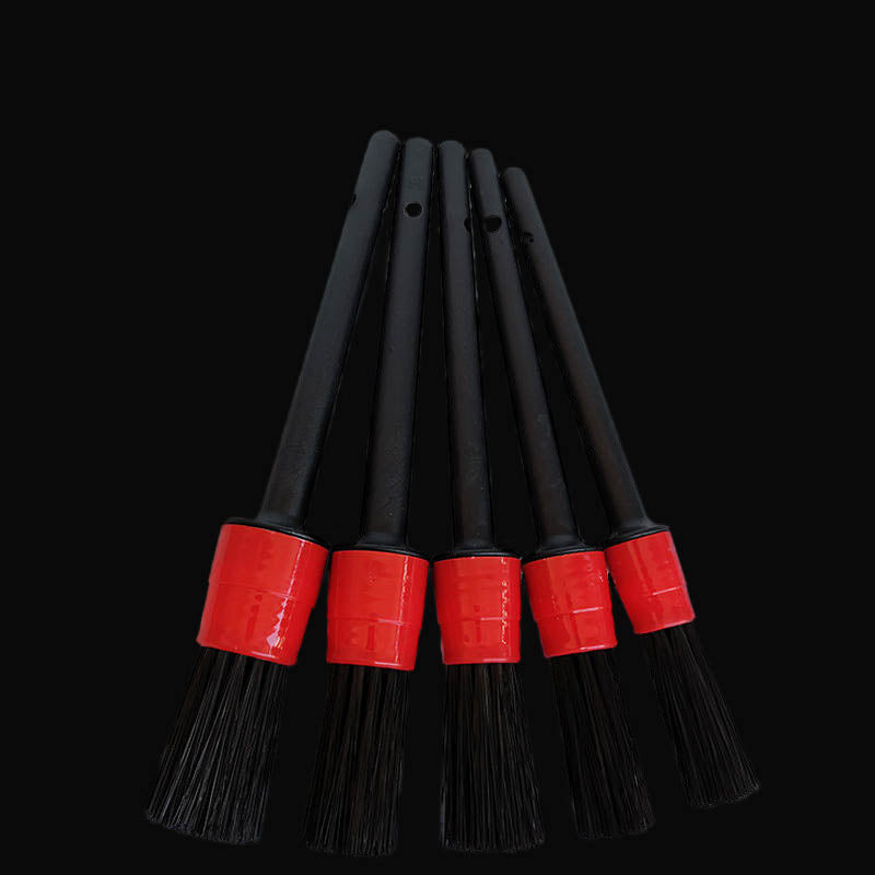 Conjunto de escovas de detalhe automotivo com cerdas pretas e cabo preto e vermelho
