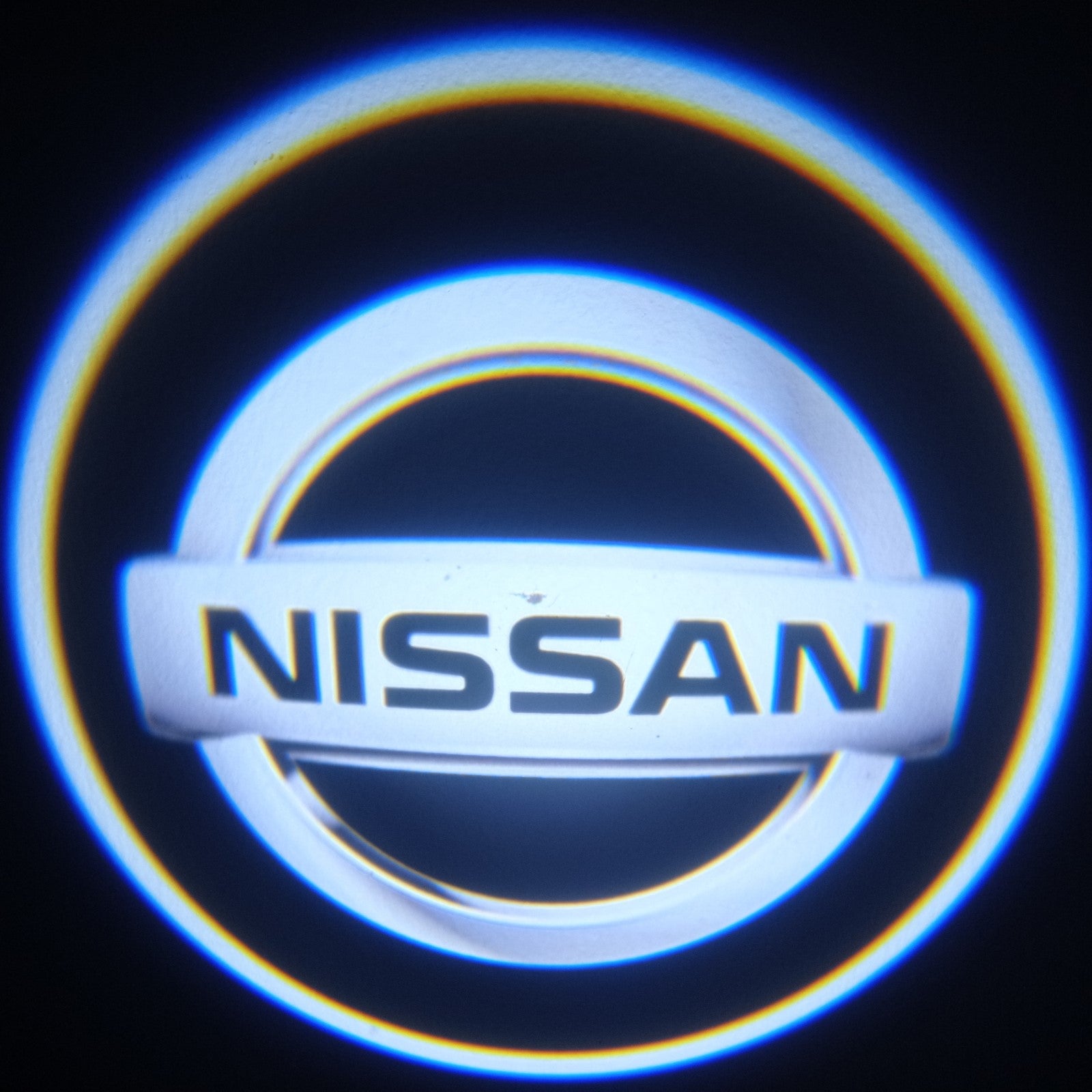 Luzes Cortesia com Logotipo marca Nissan